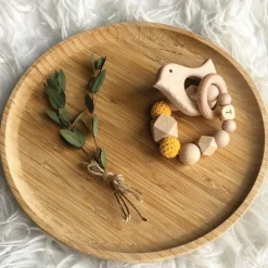 Anneau de dentition en bois Oiseau moutarde et beige (personnalisable)