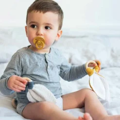 Anneau de dentition en bois Jaune moutarde (personnalisable)