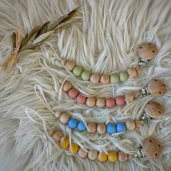 Attache sucette en bois Moon olive