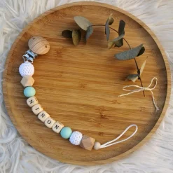 Attache sucette en bois mint et blanc (personnalisable)