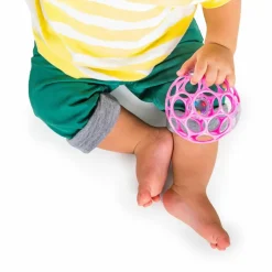 Balle hochet sensoriel rose