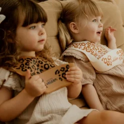 Bavoir en silicone Léopard Crème