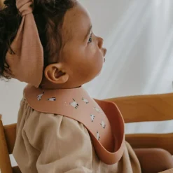 Bavoir en silicone Minouche rose