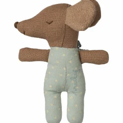 Bébé souris mi-endormie mi-éveillée dans une boîte d'allumettes Bleu