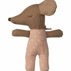 Bébé souris mi-endormie mi-éveillée dans une boîte d'allumettes Rose