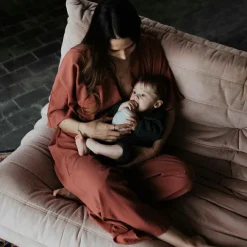 Biberon anti-colique en silicone sand (240 ml)