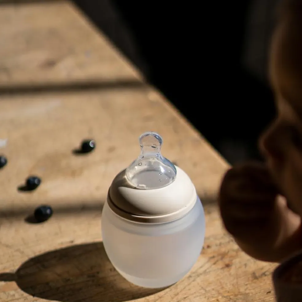 Biberon anti-colique en silicone sand (150 ml)