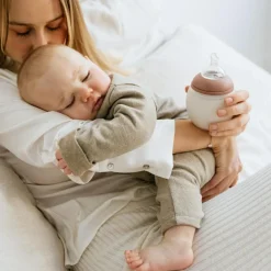 Biberon anti-colique en silicone Blossom (240 ml)