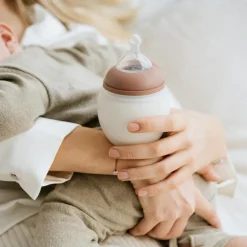 Biberon anti-colique en silicone Blossom (240 ml)
