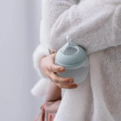 Biberon anti-colique en silicone ivy green (150 ml)