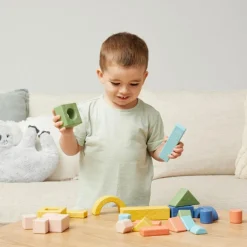 Blocs à empiler et hochet (24 pièces)