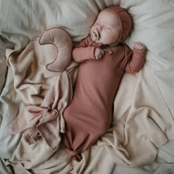 Bonnet de naissance à nouer Cedar