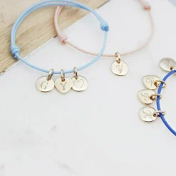 Bracelet cordon 3 charms coeur personnalisable (plaqué or)