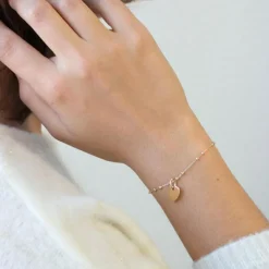 Bracelet médaille coeur chaîne perlée personnalisable (plaqué or)