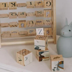Cadre de cubes en bois abécédaire