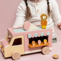 Camion de glaces en bois