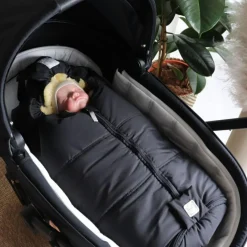 Chancelière pour siège-auto bébé en peau d'agneau NAADJA noir