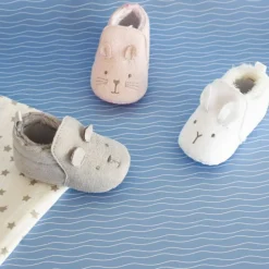 Chaussons gris (0-6 mois)