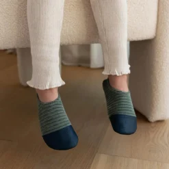 Chaussons Les Petits Velours Gris Vert (pointures 24-26)