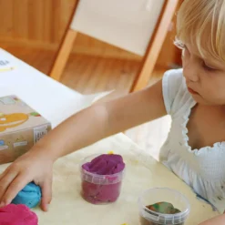 Coffret Suri 2 pots orange + violet pâte à modeler naturelle et vegan