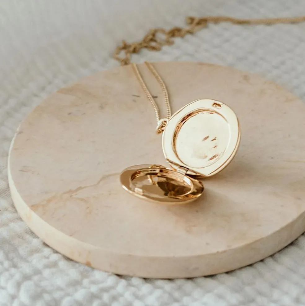 Collier médaillon Constellation personnalisable (or jaune 18 carats)