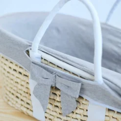 Couffin moïse naturel avec matelas et habillage jersey gris