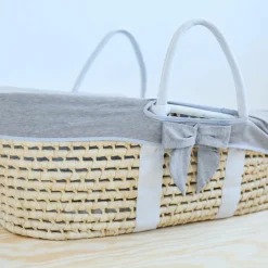 Couffin moïse naturel avec matelas et habillage jersey gris