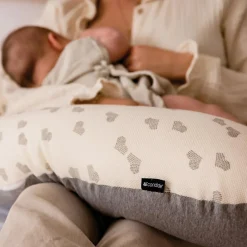 Coussin de maternité Jersey cœurs-gris