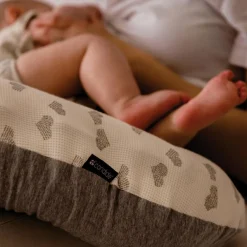 Coussin de maternité Jersey cœurs-gris