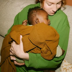 Couverture Wabi-Sabi en gaze de coton Golden Brown (65 x 100 cm)