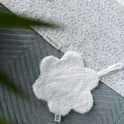 Doudou attache sucette fleur Calm blanc
