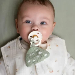 Doudou attache-tétine en gaze de coton Champignon
