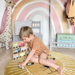 Etagère avec voitures