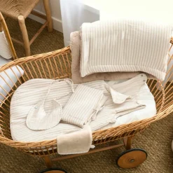 Gigoteuse ouatinée en gaze de coton beige rayé galet (0-6 mois)