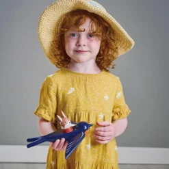 Hirondelle et son ami lapin en bois