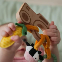 Hochet en bois Ferme