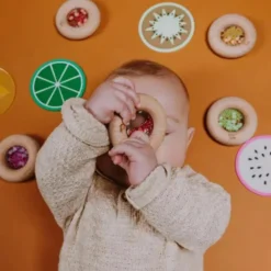 Hochet sensoriel Sensory Donut fraises