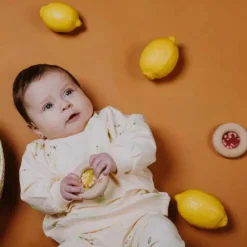 Hochet sensoriel Sensory Donut fraises