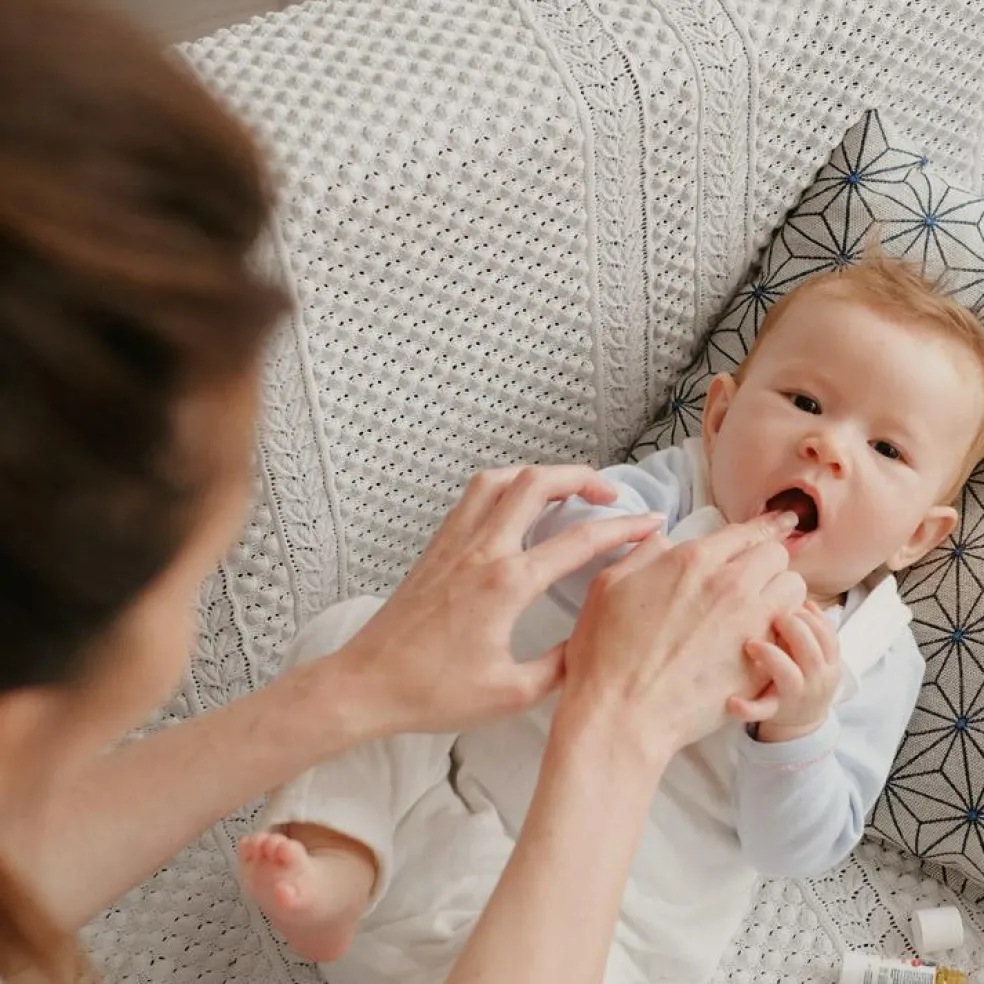 Huile de massage bio Premières Dents (10 ml)