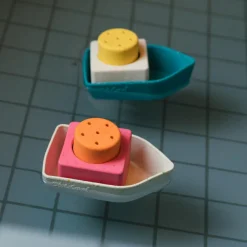 Jouet de bain bateau en caoutchouc orange