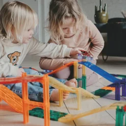 Kit de construction magnétiques circuit de couleur vive (65 pièces)