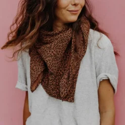 Lange Gaze Léopard Marron (105 x 105 cm)