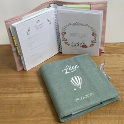 Livre de naissance vert amande 88 pages (personnalisable)