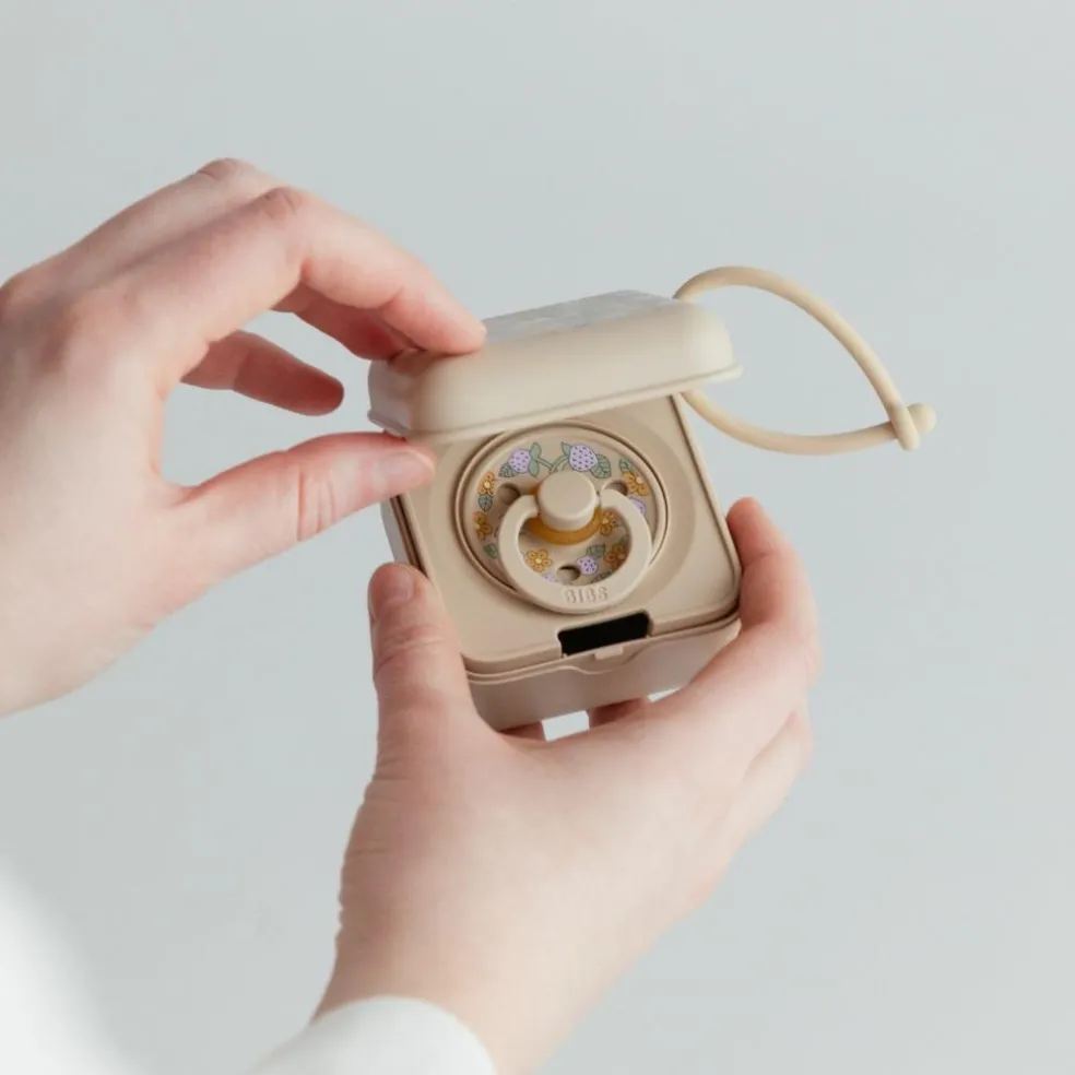 Lot de 2 sucettes en latex Colour Strawberries-Cream (0-6 mois)