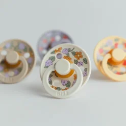 Lot de 2 sucettes en latex Colour Strawberries-Cream (0-6 mois)