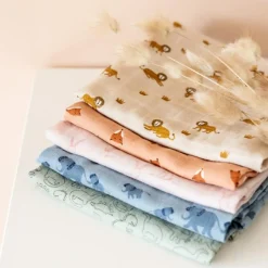 Maxi lange en mousseline Rosy Rabbit (110 x 110 cm)