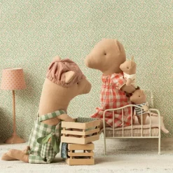 Peluche Bébé cochon garçon et sa caisse