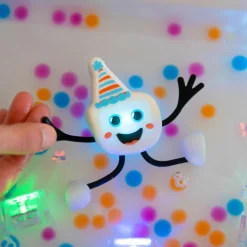 Personnage Party Pal blanc et 2 cubes lumineux