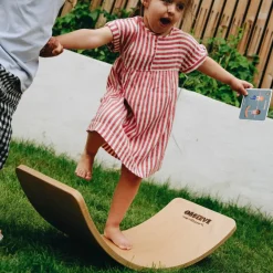 Planche d'équilibre avec ses 10 cartes de Yoga