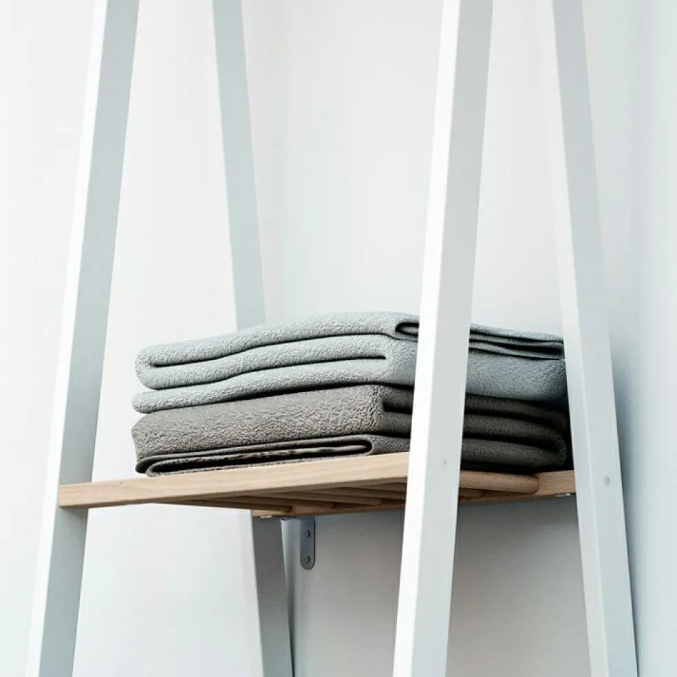 Portant à vêtements en bois de hêtre Essentiel blanc et beige